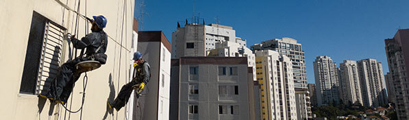 Restauração de fachada no bairro do Anália Franco